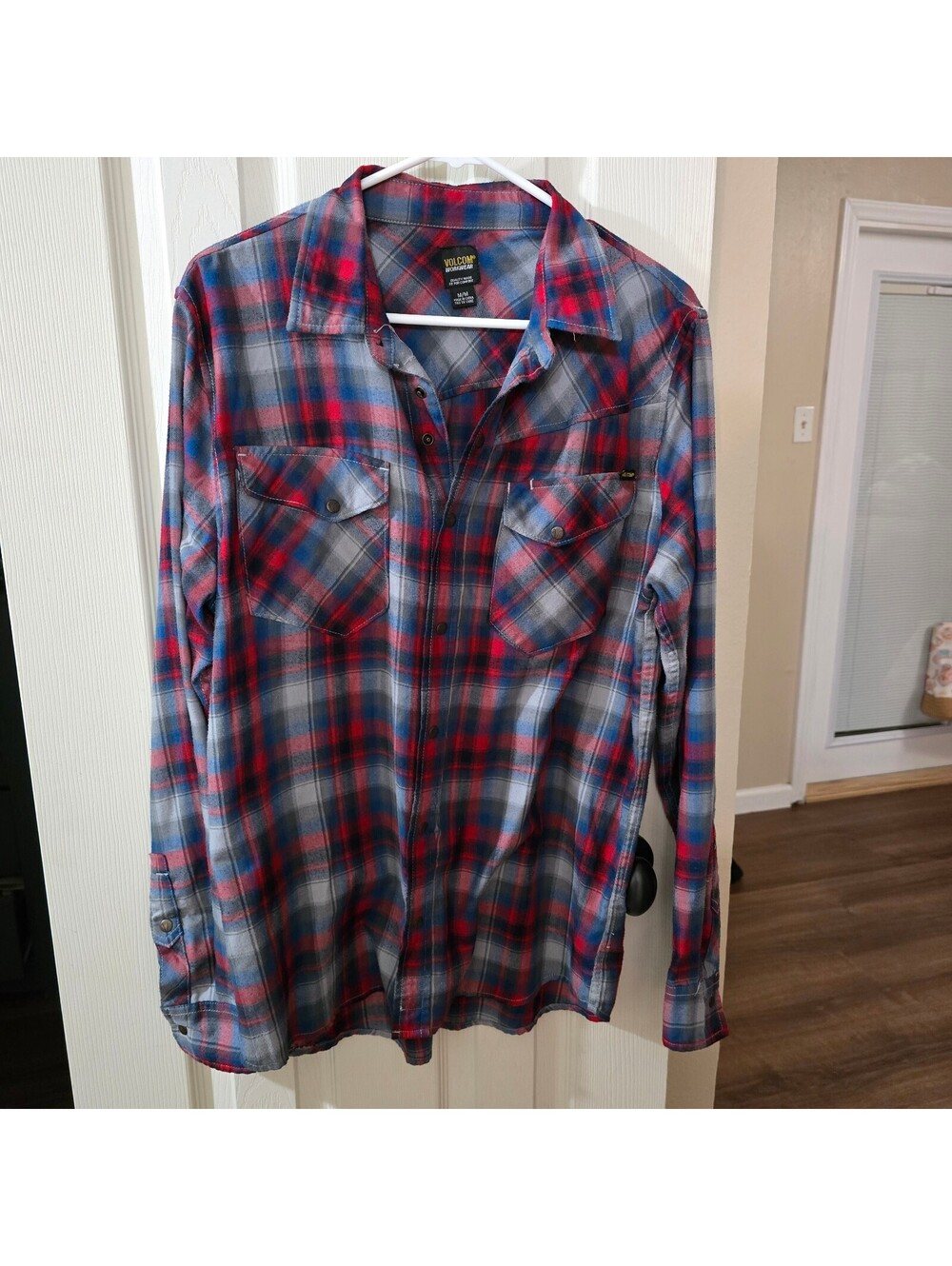 Volcom Workwear Men’s Plaid Snap-Front Shirt – Medium